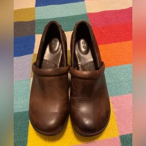 B.O.C. Brown Leather Peggy Clog